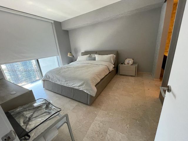 88 SW 7th St 3609, Miami, FL 33130