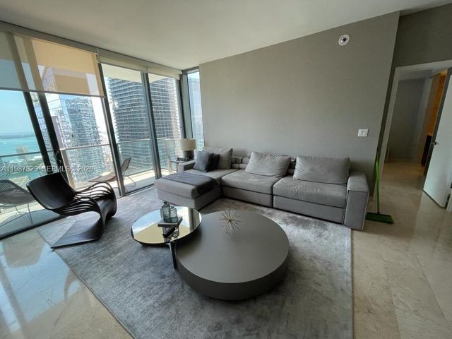 88 SW 7th St 3609, Miami, FL 33130