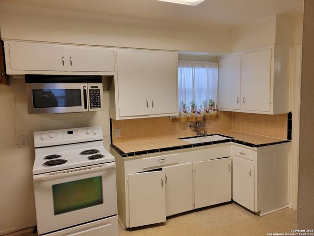 415 W Hart, San Antonio, TX 78214