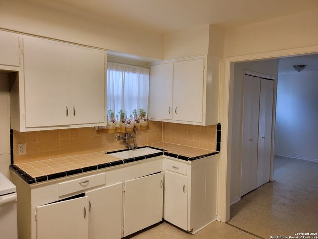 415 W Hart, San Antonio, TX 78214