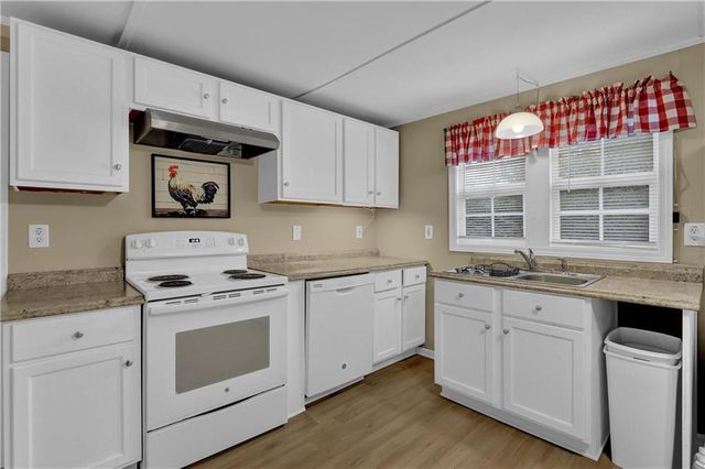 5852 Overby Road, Flowery Branch, GA 30542