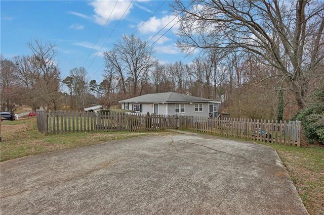 5852 Overby Road, Flowery Branch, GA 30542