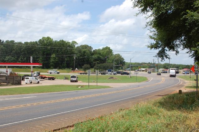 1279 E US Highway 84, Palestine, TX 75801