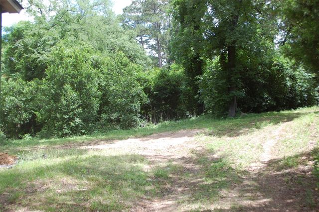 1279 E US Highway 84, Palestine, TX 75801