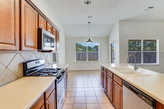 105 Javelina TRL, Bastrop, TX 78602