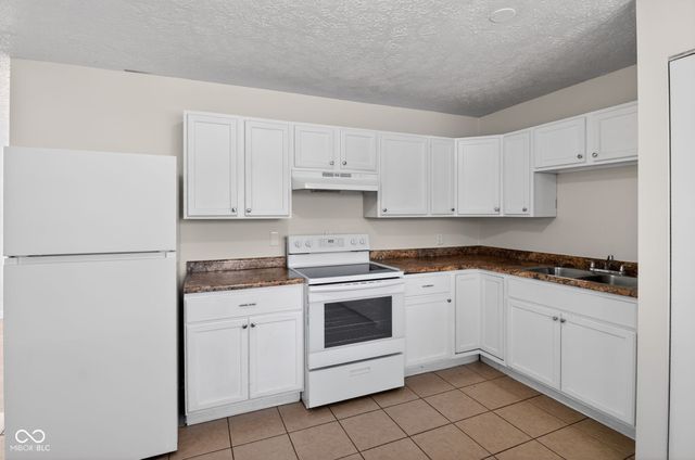 8724 Montery Road, Indianapolis, IN 46226