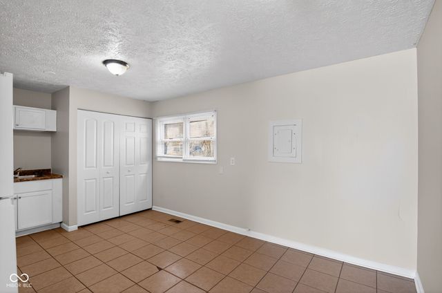 8724 Montery Road, Indianapolis, IN 46226