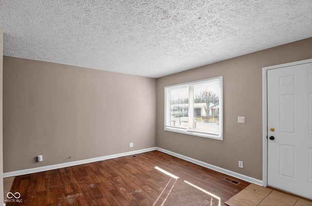 8724 Montery Road, Indianapolis, IN 46226