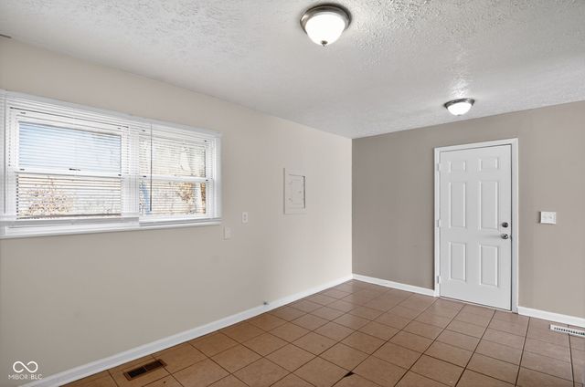 8724 Montery Road, Indianapolis, IN 46226