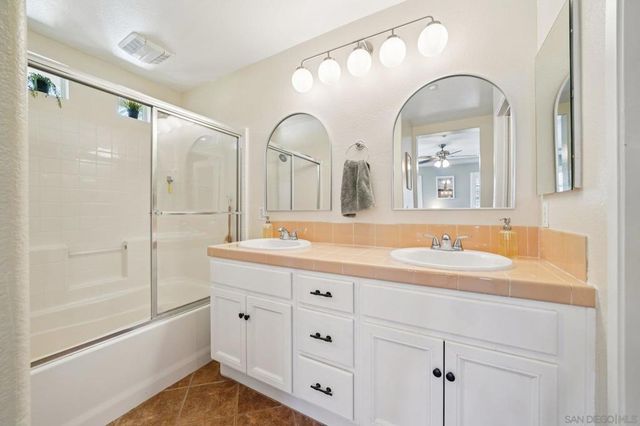 1130 Goddard St, San Marcos, CA 92078