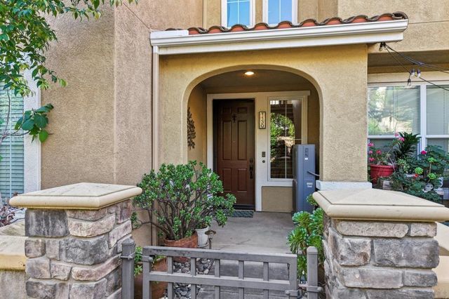 1130 Goddard St, San Marcos, CA 92078