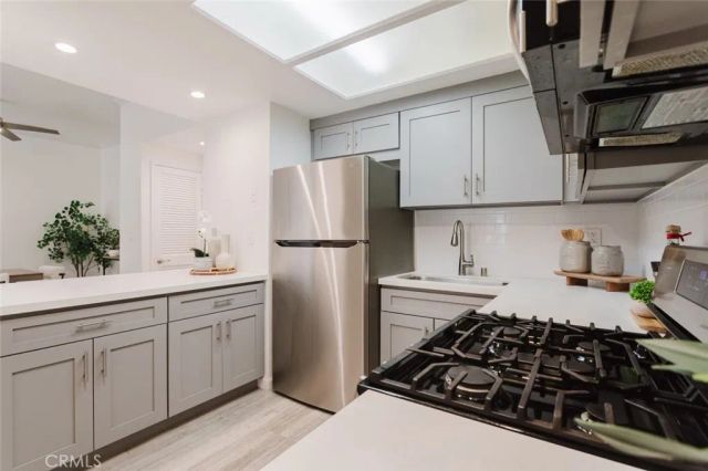 435 E Valencia 105, Burbank, CA 91501