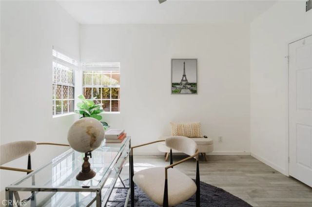 435 E Valencia 105, Burbank, CA 91501