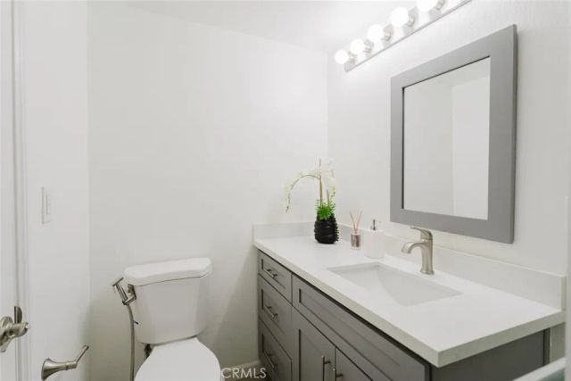 435 E Valencia 105, Burbank, CA 91501