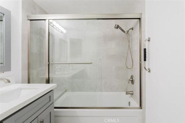 435 E Valencia 105, Burbank, CA 91501