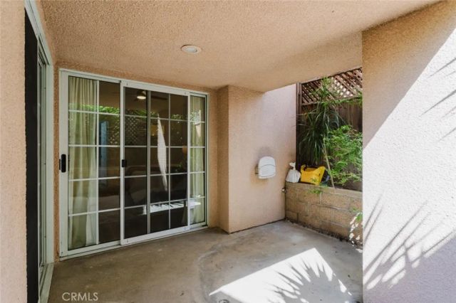 435 E Valencia 105, Burbank, CA 91501