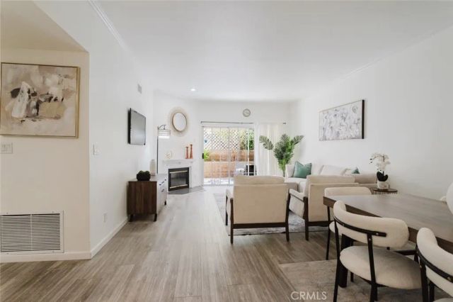 435 E Valencia 105, Burbank, CA 91501