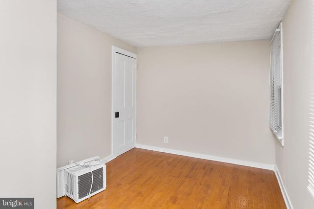 22 THOMPSON ST, Bordentown, NJ 08505