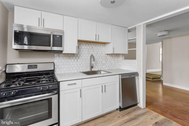 22 THOMPSON ST, Bordentown, NJ 08505