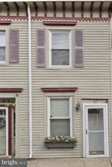 22 THOMPSON ST, Bordentown, NJ 08505