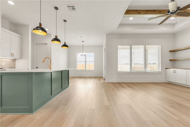 2812 Spector Drive, Bryan, TX 77808