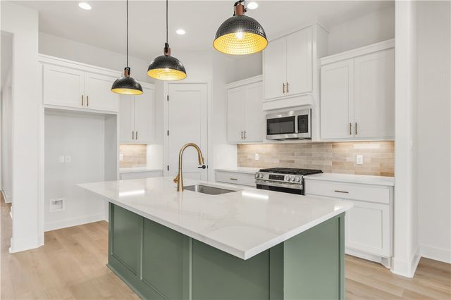 2812 Spector Drive, Bryan, TX 77808