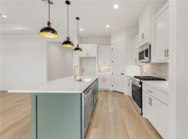 2812 Spector Drive, Bryan, TX 77808