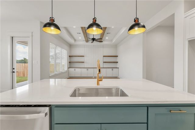 2812 Spector Drive, Bryan, TX 77808