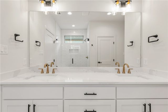 2812 Spector Drive, Bryan, TX 77808