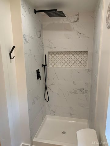 908 E I Street, Iron Mountain, MI 49801