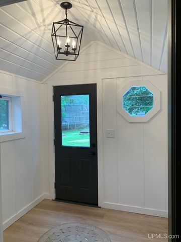 908 E I Street, Iron Mountain, MI 49801