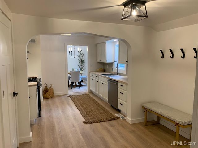 908 E I Street, Iron Mountain, MI 49801