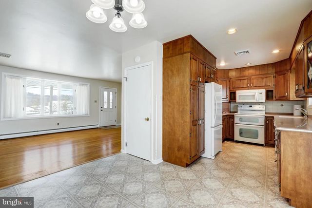 720 S COCALICO RD, Denver, PA 17517