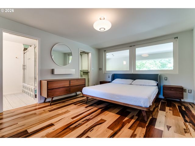38 RIDGELINE Dr, Eugene, OR 97405