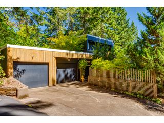 38 RIDGELINE Dr, Eugene, OR 97405