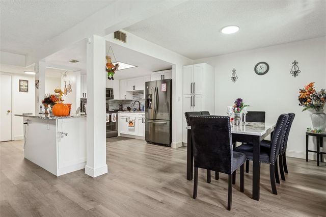 7501 DOLONITA DRIVE 7501, Tampa, FL 33615