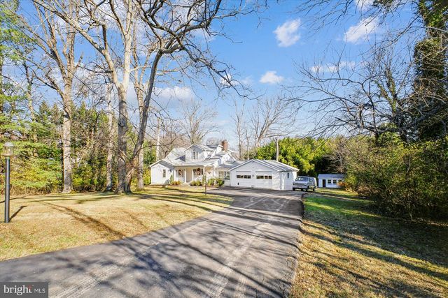 2627 FIVE OAKS RD, Vienna, VA 22181