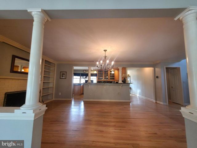 2627 FIVE OAKS RD, Vienna, VA 22181