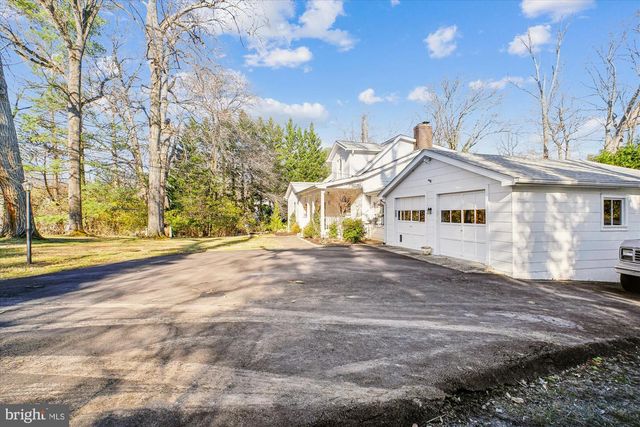 2627 FIVE OAKS RD, Vienna, VA 22181