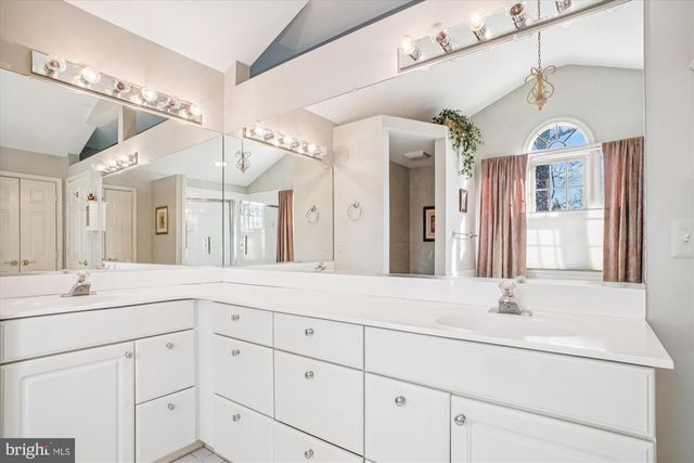 2627 FIVE OAKS RD, Vienna, VA 22181