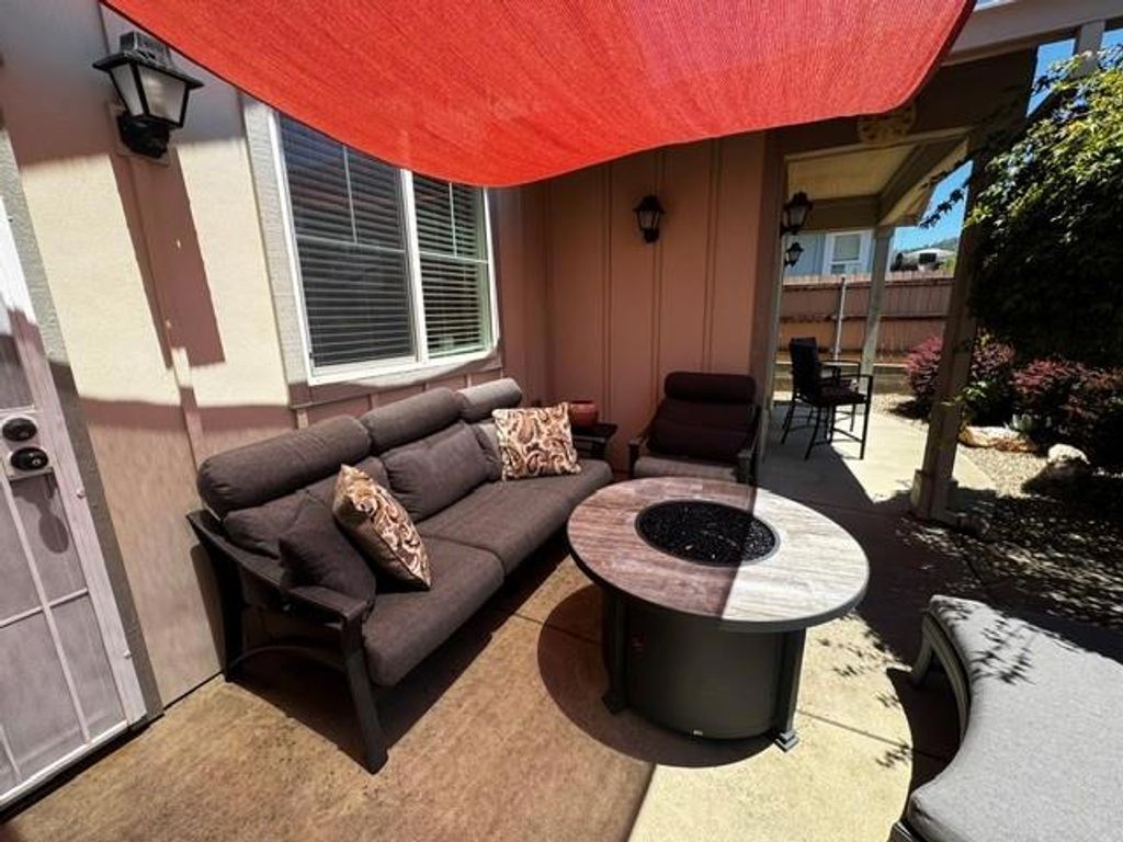 Image 17 of property listing at 136 Cottage Circle, Murphys, CA 95247