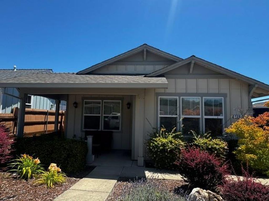 Image 4 of property listing at 136 Cottage Circle, Murphys, CA 95247