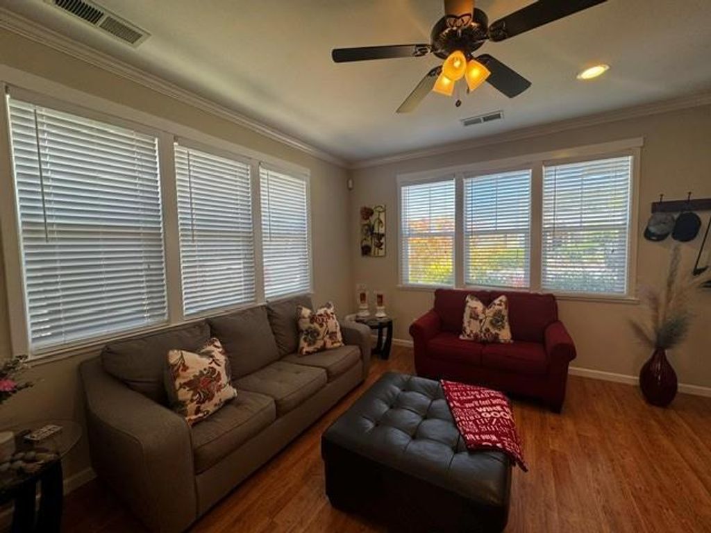 Image 9 of property listing at 136 Cottage Circle, Murphys, CA 95247