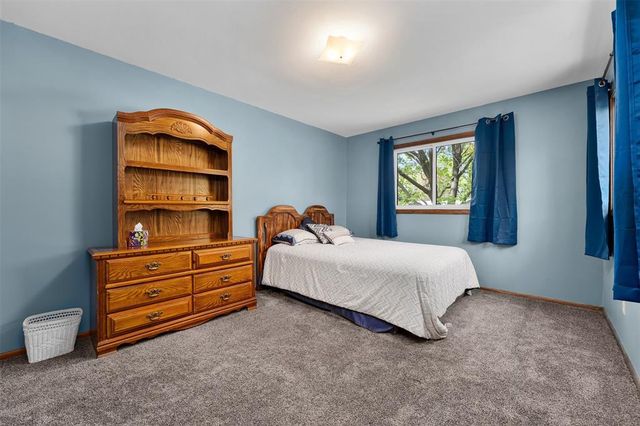 1413 E Hamilton Avenue, Eau Claire, WI 54701