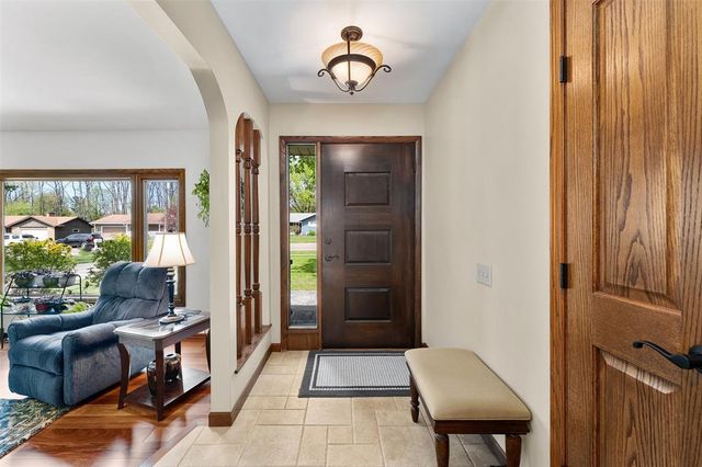 1413 E Hamilton Avenue, Eau Claire, WI 54701