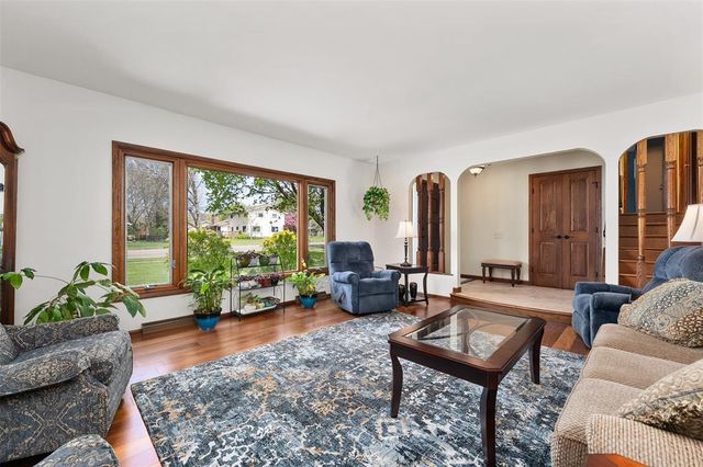 1413 E Hamilton Avenue, Eau Claire, WI 54701
