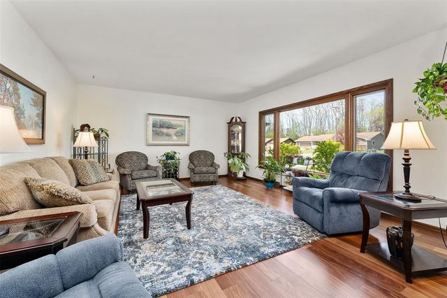 1413 E Hamilton Avenue, Eau Claire, WI 54701