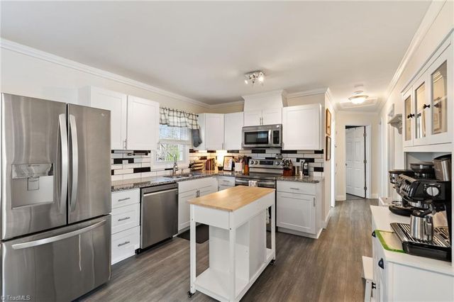 450 Black Lake Road, Thomasville, NC 27360