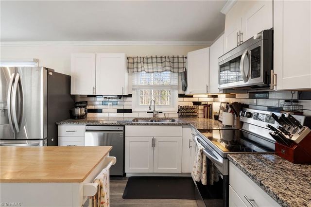 450 Black Lake Road, Thomasville, NC 27360