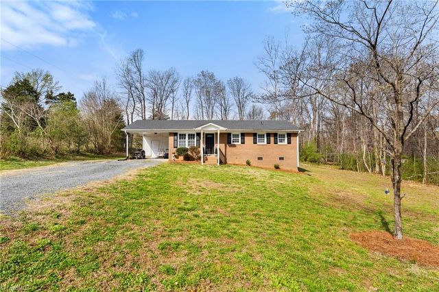 450 Black Lake Road, Thomasville, NC 27360